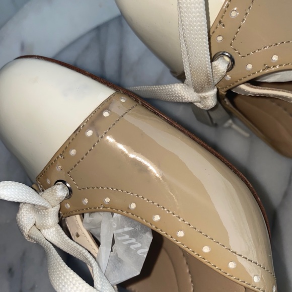 $800 Dolce&Gabbana D&G White Beige Nude Patent Leather Chunky Heels Bow 39 8 New - Picture 3 of 12